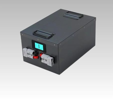 良い値段 商業用50Ah LiFePO4 2.56KWH 51.2V 48V ゴルフカート用リチウムイオン電池 オンライン